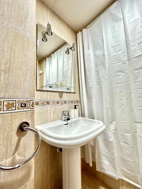 Apartamento Puerta Cerrada Ecija Luaran gambar